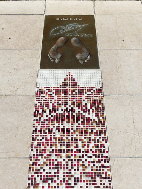 朱辰杰受伤，至少缺席京沪大战，申花3国脚抢不过小将，刘诚宇归队_斯卢茨基_比赛_国足.